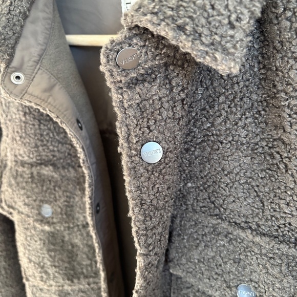 Vuori Women's Sycamore Shirt Jacket Color: DARK COCOA Size XXS - Picture 9 of 14